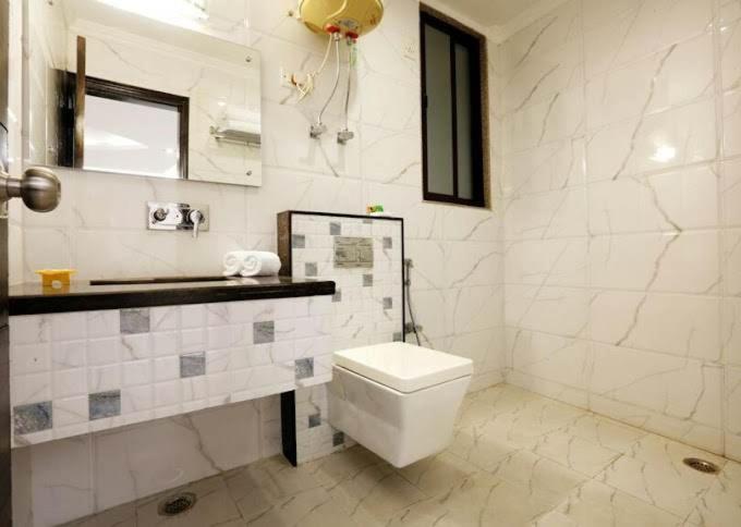 Hotel Hotel Ivy Plaza Near Igi Airport 4*